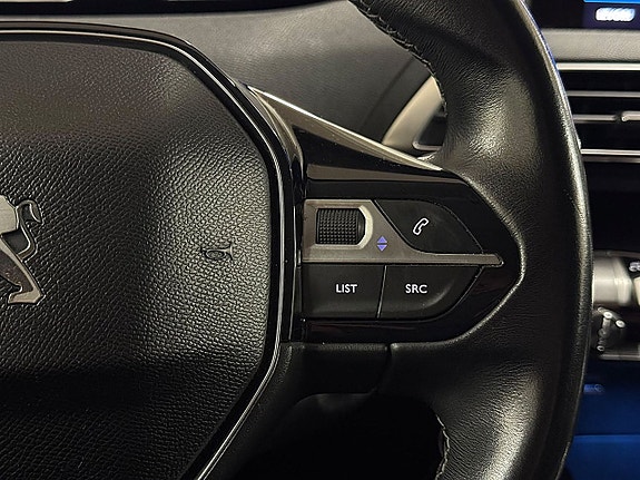 Peugeot 3008 16 of 23