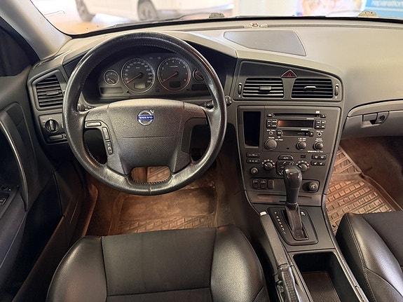 Volvo V70 8 of 11