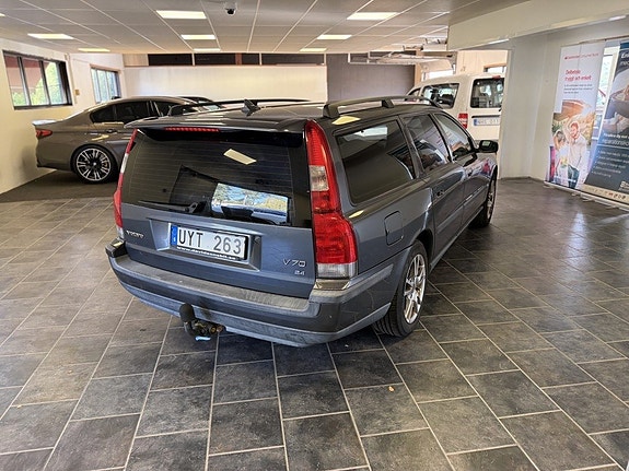 Volvo V70 4 of 11