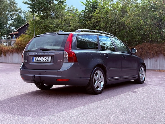 Volvo V50 4 of 11