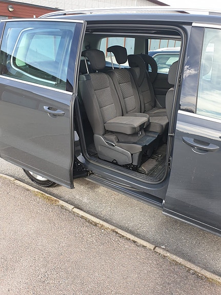 Volkswagen Sharan 3 of 4