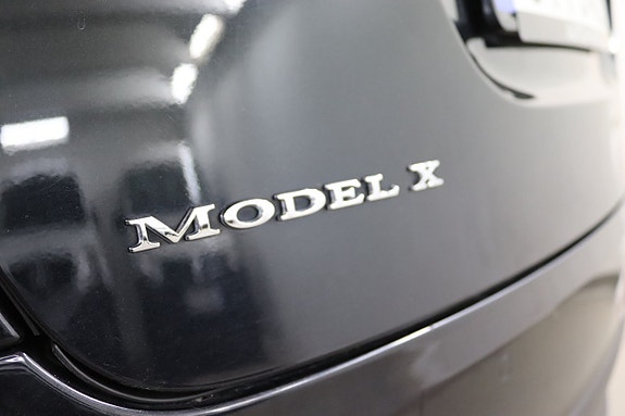 Tesla Model X 20 of 30