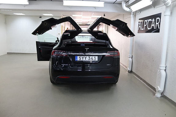 Tesla Model X 29 of 30