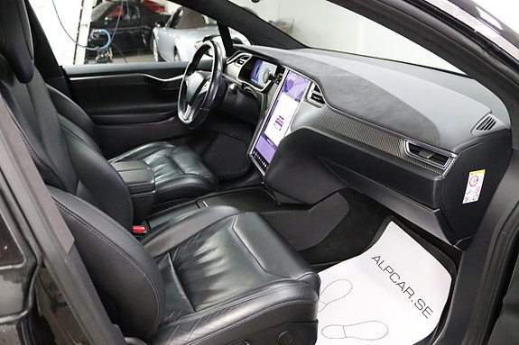 Tesla Model X 11 of 30
