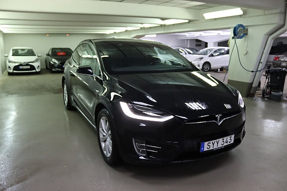 Tesla Model X 4 of 30