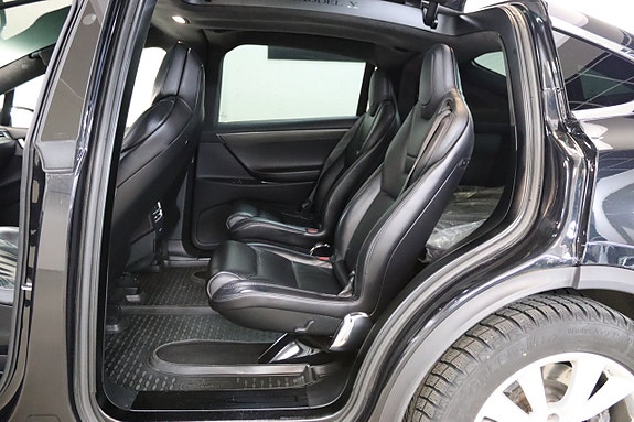 Tesla Model X 25 of 30