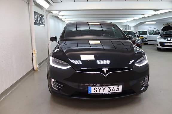 Tesla Model X 16 of 30