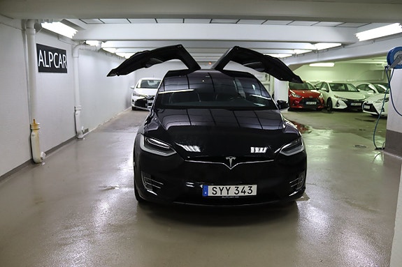 Tesla Model X 2 of 30