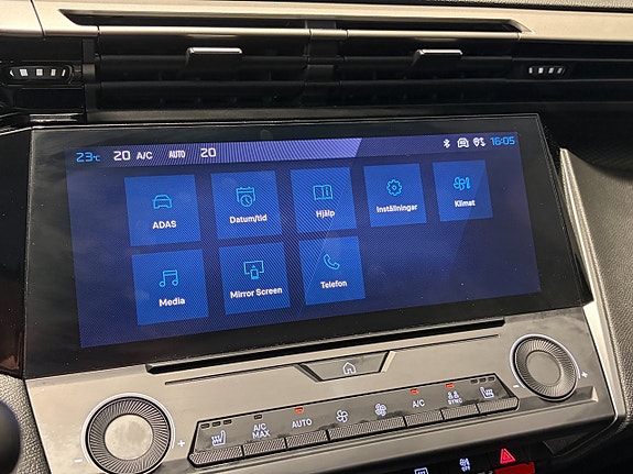 Peugeot 308 SW 12 of 13