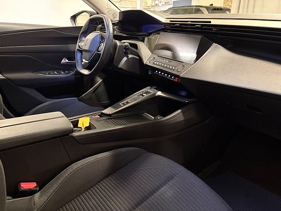 Peugeot 308 SW 9 of 13