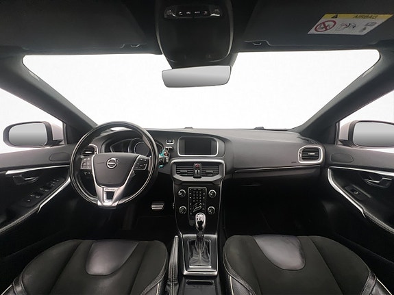 Volvo V40 13 of 30