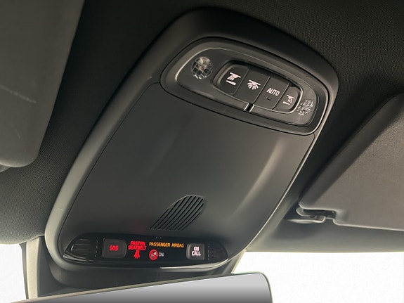 Volvo V40 27 of 30