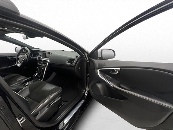 Volvo V40 16 of 30
