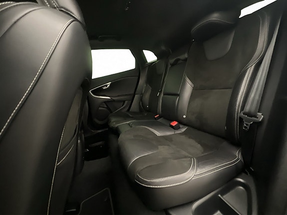 Volvo V40 17 of 30