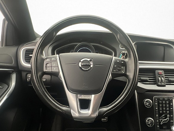 Volvo V40 14 of 30