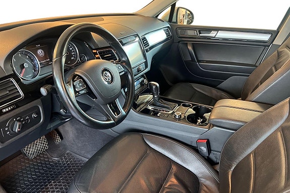 Volkswagen Touareg 9 of 26