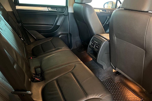 Volkswagen Touareg 8 of 26
