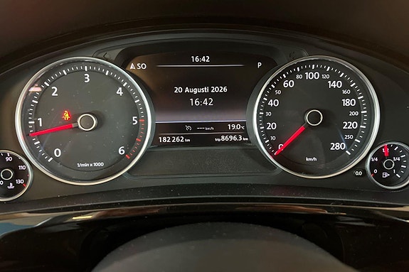 Volkswagen Touareg 13 of 26