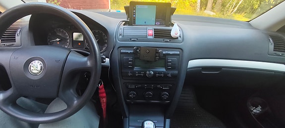 Skoda Octavia 5 of 9