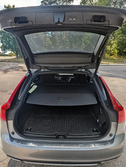 Volvo V90 10 of 21