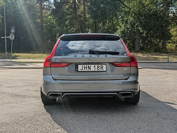 Volvo V90 4 of 21