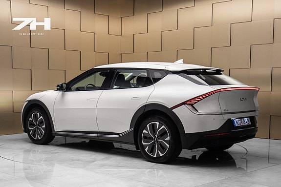 Kia EV6 3 of 23