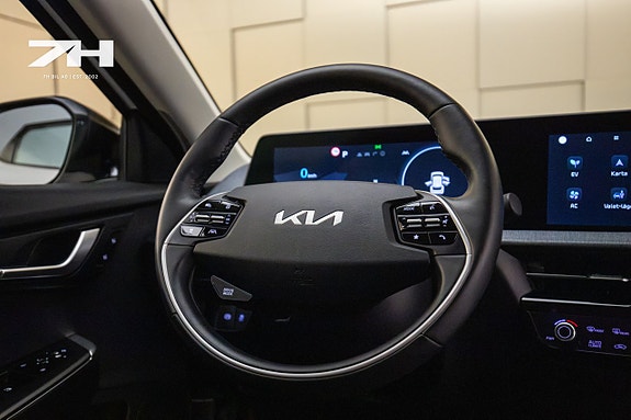 Kia EV6 10 of 23