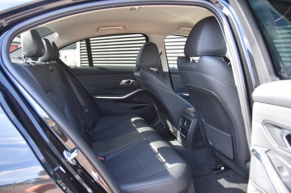 BMW 330e 10 of 16