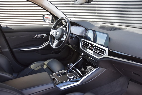 BMW 330e 8 of 16