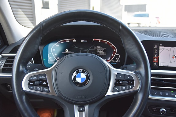BMW 330e 12 of 16