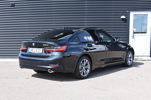 BMW 330e 6 of 16