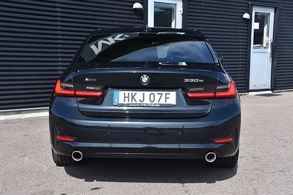 BMW 330e 5 of 16