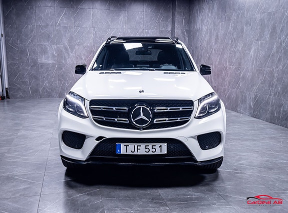 Mercedes-Benz GLS350 d 2 of 30