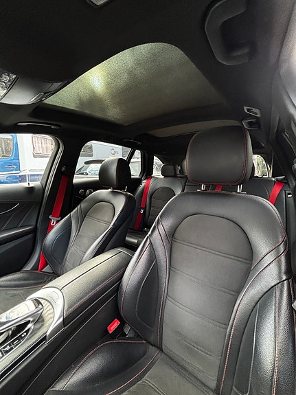 Mercedes-Benz C450 4 of 5