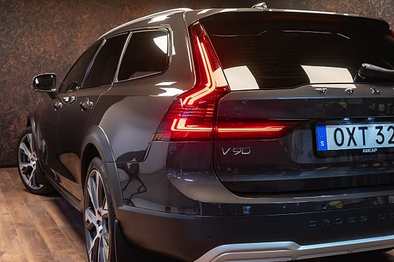 Volvo V90 Cross Country 8 of 27