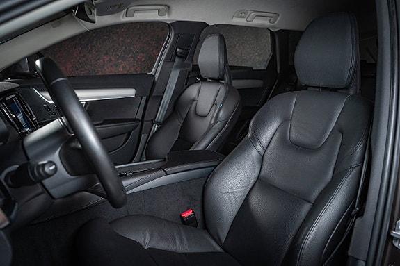 Volvo V90 Cross Country 12 of 27