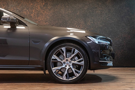 Volvo V90 Cross Country 5 of 27