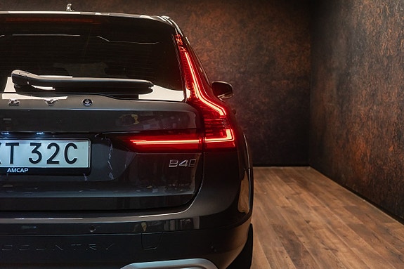 Volvo V90 Cross Country 10 of 27