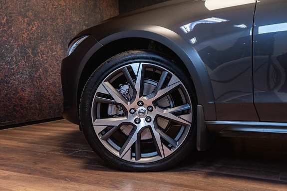 Volvo V90 Cross Country 9 of 27
