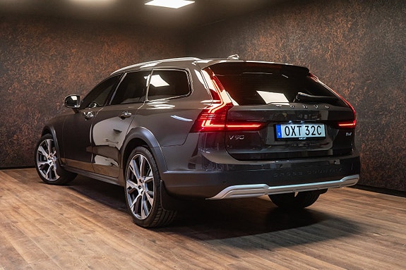 Volvo V90 Cross Country 6 of 27