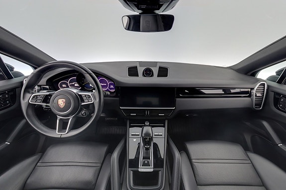 Porsche Cayenne 13 of 27