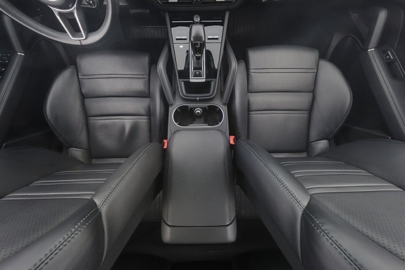 Porsche Cayenne 14 of 27