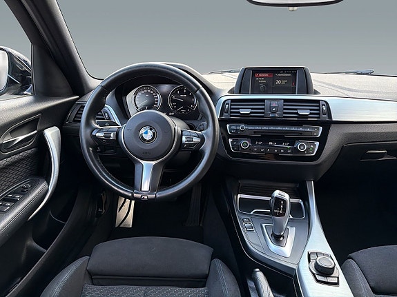 BMW 118d 7 of 17