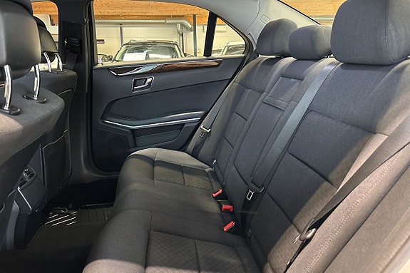 Mercedes-Benz E200 7 of 10