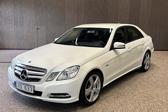 Mercedes-Benz E200 2 of 10