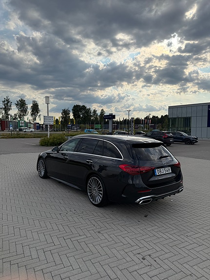 Mercedes-Benz C220 3 of 11