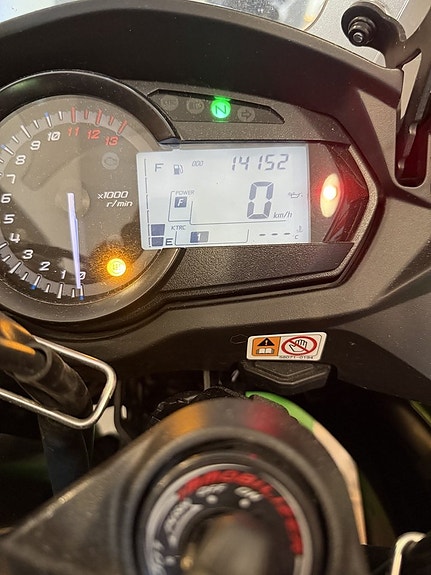 Kawasaki Ninja Z1000SX 8 of 8