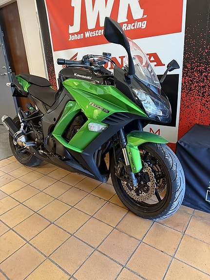 Kawasaki Ninja Z1000SX 3 of 8