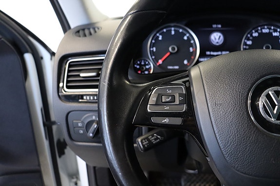 Volkswagen Touareg 8 of 14