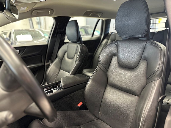 Volvo V60 Cross Country 14 of 18